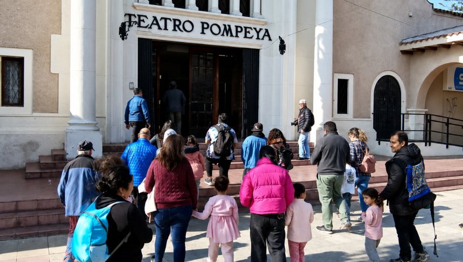 Villa Alemana se viste de gala para celebrar los 100 años del Teatro Pompeya con una gran fiesta y un espectáculo de luces