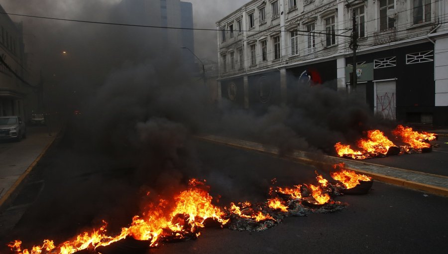 Editorial: La compleja postura ideológica del Partido Comunista que dificulta el diálogo para dar orden a las protestas