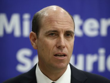 Ministro Arrau aclara polémica por dichos sobre asistencia al Congreso y asegura que "seguiremos yendo todo lo que sea necesario"