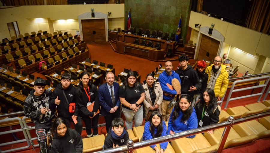 Diputados de Valparaíso impulsan financiamiento permanente para escuela Toki Rapa Nui