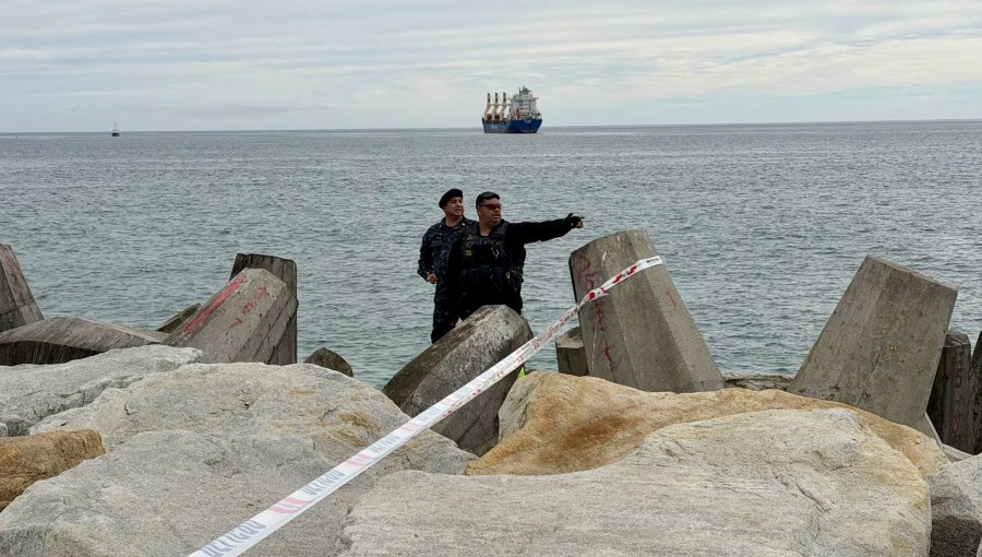 Hallan cuerpo de un hombre sin vida en los roqueríos de avenida Perú en Viña del Mar