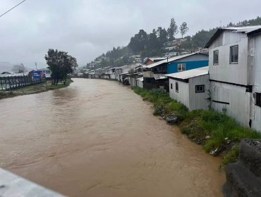Senapred reporta 16 personas aisladas y 74 viviendas afectadas por sistema frontal entre las regiones de O'Higgins y Los Lagos