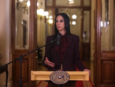 Presidenta del Senado plantea que ante "déficit político" del gabinete de Kast "se requiere de una cirugía mayor"