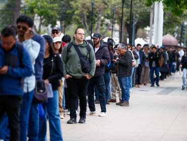 Crisis de empleo se hace visible en Viña del Mar: cientos de personas llegaron a feria laboral en busca de una oportunidad