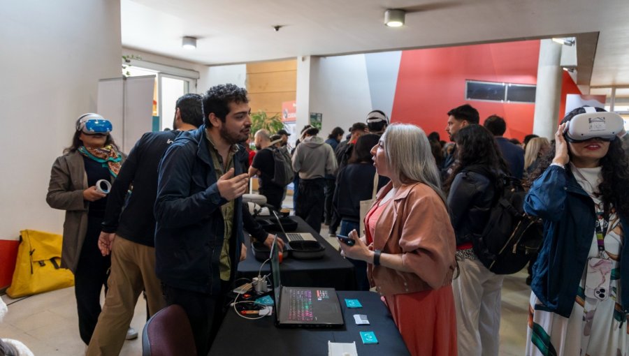 Valparaíso debate cómo preservar su identidad turística frente al avance de la inteligencia artificial