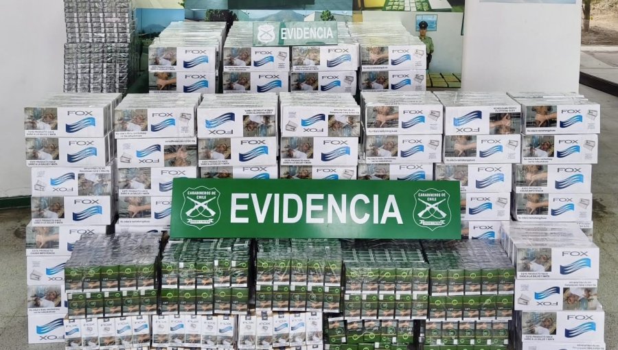 Detienen a dos pasajeros de bus con 6.400 cajetillas de cigarros de contrabando en Nogales