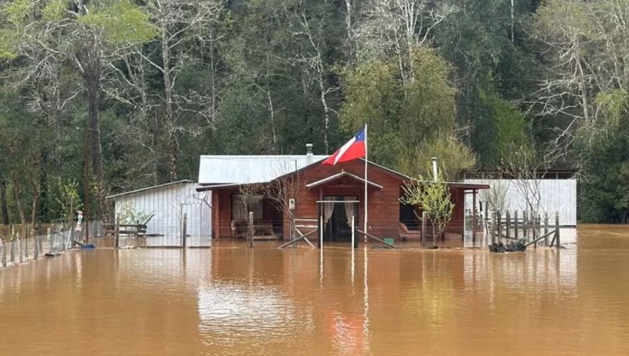 558 damnificados, 9.495 aislados y 928 viviendas con daño menor por sistema frontal entre las regiones de O'Higgins y Los Lagos