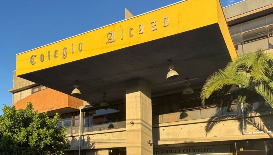 Conflicto laboral en Concón: trabajadores del colegio Altazor acuden a la Dirección del Trabajo tras rebaja unilateral de sueldos