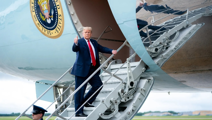 Casa Blanca impide a CNN viajar en Air Force One con Donald Trump