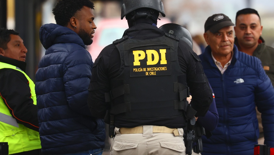 PDI detiene a adolescente y adulto por secuestro de ciudadano peruano en Recoleta