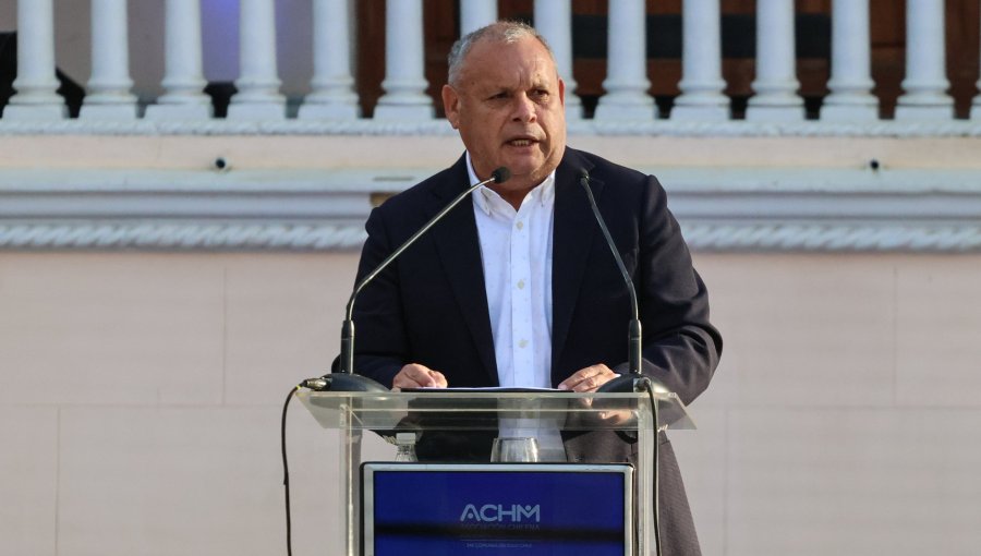 34,9% de la ciudadanía evalúa positivamente la gestión del gobernador Mundaca y un 32,5% la rechaza, según estudio de Fundación Piensa