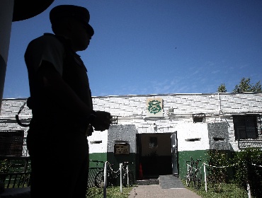 Carabinero baleado en Lo Espejo sigue grave: es padre de un bebé de 9 meses