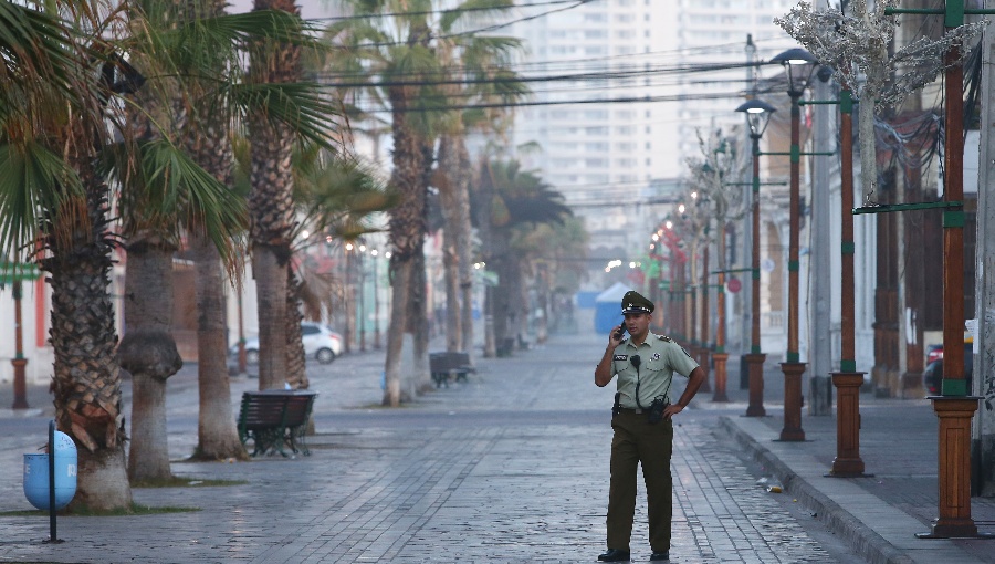 Carabineros balea a hombre que los atacó con un hacha en Iquique