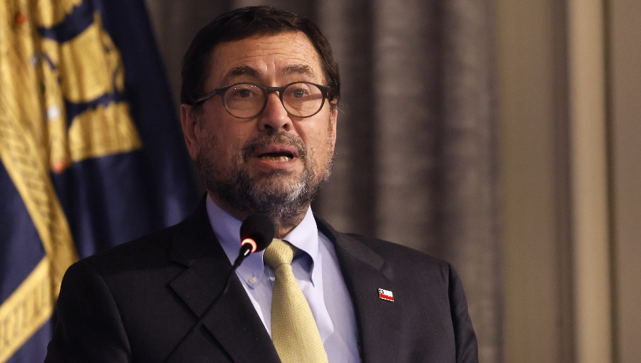 Canciller Pérez Mackenna enfrenta este lunes inédita interpelación en el Congreso