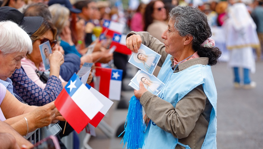 Santiago conmemora el centenario de la Coronación de la Virgen del Carmen
