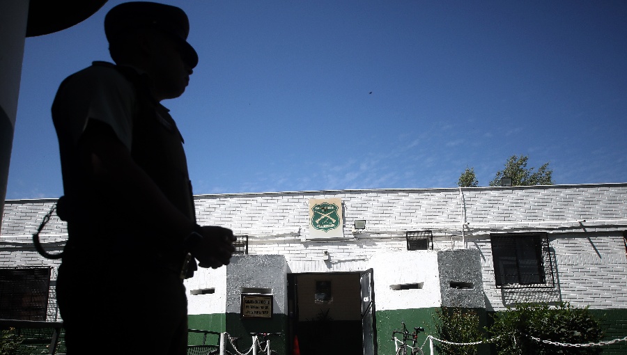 Carabinero baleado en Lo Espejo sigue grave: es padre de un bebé de 9 meses