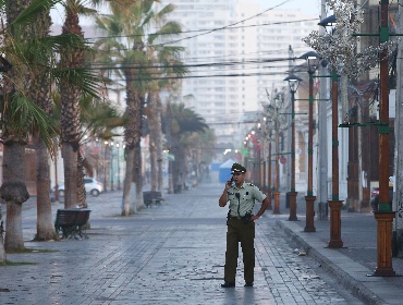 Carabineros balea a hombre que los atacó con un hacha en Iquique