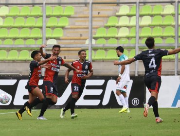 Antofagasta vence 4-1 a Iquique y clasifica a cuartos de final de la Copa Chile