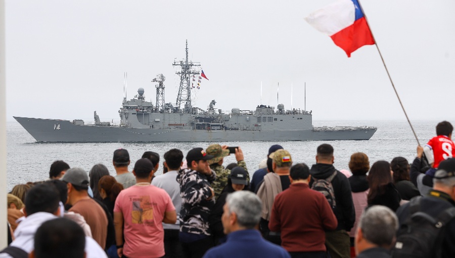 Armada pone fin a dos meses de operaciones en el Estrecho de Magallanes y retorna con la Escuadra Nacional a Valparaíso