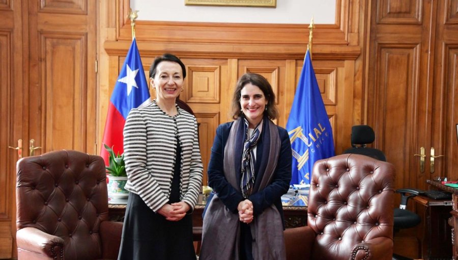 Presidenta de la Corte Suprema se reúne con directora general de Teletón y renueva compromiso con la iniciativa solidaria