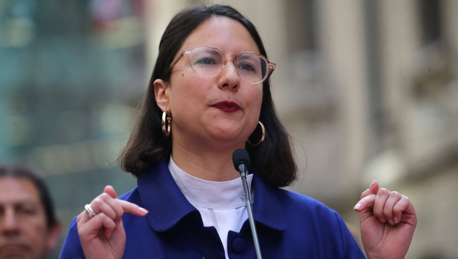 Diputadas del PCC llevan a la comisión de Ética a Irací Hassler por "hostigar" a la ministra Marín