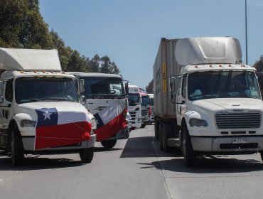 Ultimátum del gremio de camioneros al Gobierno: dieron 48 horas a La Moneda para responder ante alzas en el precio del diésel