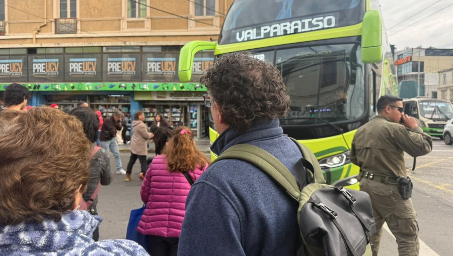 Peatón sufre graves lesiones tras ser atropellado por bus en Valparaíso