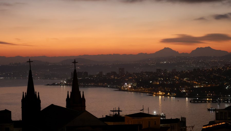 Gobernador Mundaca activa gestiones con parlamentarios para defender el Presupuesto 2027 del Gobierno Regional de Valparaíso
