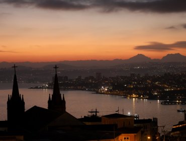 Gobernador Mundaca activa gestiones con parlamentarios para defender el Presupuesto 2027 del Gobierno Regional de Valparaíso