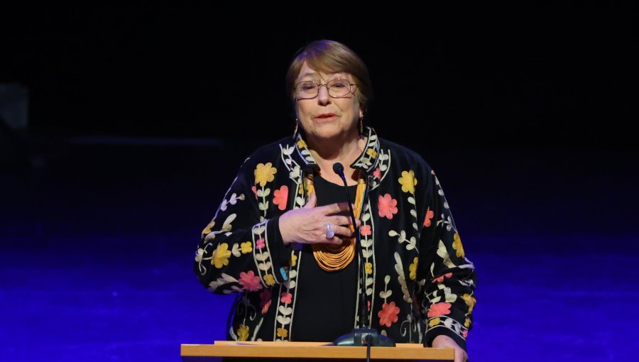 Bachelet anuncia que "no se va para la casa" y que seguirá en la actividad política tras revés en la ONU