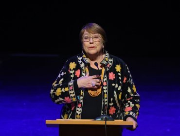 Bachelet anuncia que "no se va para la casa" y que seguirá en la actividad política tras revés en la ONU