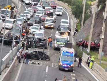 Un fallecido y cerca de 10 lesionados deja grave accidente de tránsito en La Pirámide en Huechuraba