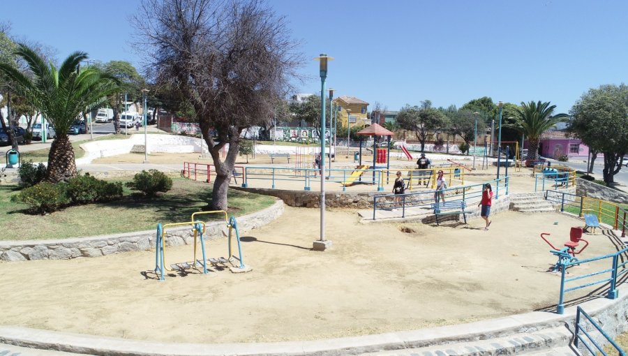 Renovarán completamente la plaza Manuel Rodríguez del cerro Esperanza tras aprobación de proyecto por $300 millones
