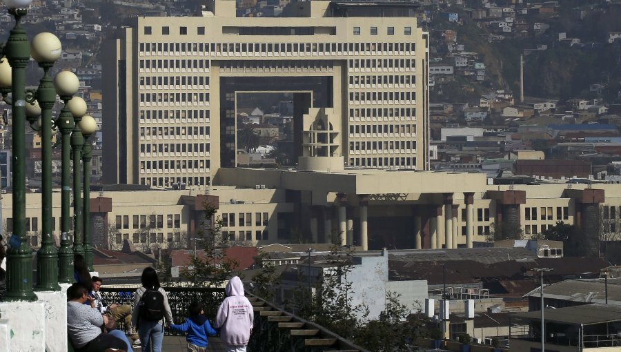 De destacar “foco en urgencias sociales” a cuestionar “cálculo engañoso”: parlamentarios de Valparaíso repasan Presupuesto 2027