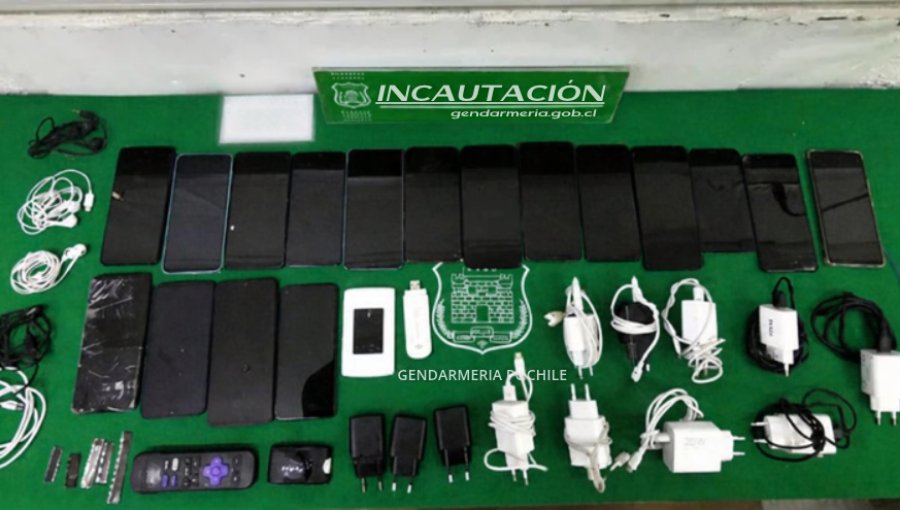 Operativo de Gendarmería en cinco cárceles de la región de Valparaíso deja 94 armas blancas y 24 celulares incautados