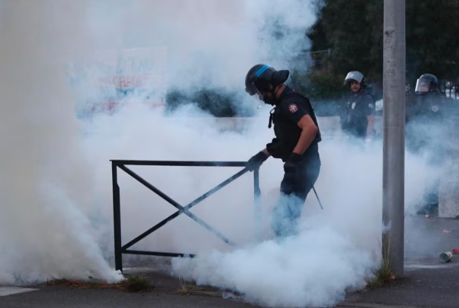 Protestas estudiantiles en Francia dejan decenas de educadores heridos y cerca de 2.000 detenidos