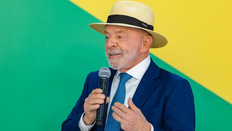 Lula insta a elegir entre "fortalecer el régimen democrático o la barbarie" en reelección como presidente de Brasil