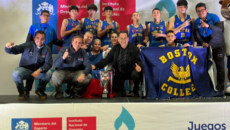 Ministro y Seremi del Deporte participan en las finales de básquetbol de los Juegos Deportivos Escolares 2026 en Valparaíso