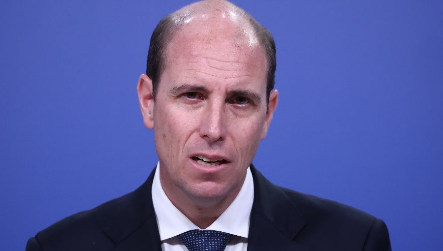 Ministro Arrau por reforma de seguridad: "A las derechas se les exige más"