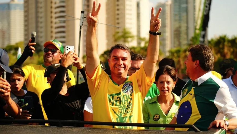 Bolsonaro gana la primera vuelta con 47% y disputará la presidencia de Brasil con Lula