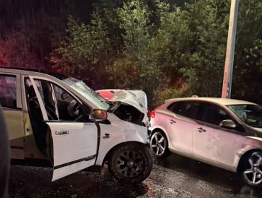 Dos camionetas protagonizaron colisión frontal de alta energía en el Camino Internacional en Viña del Mar