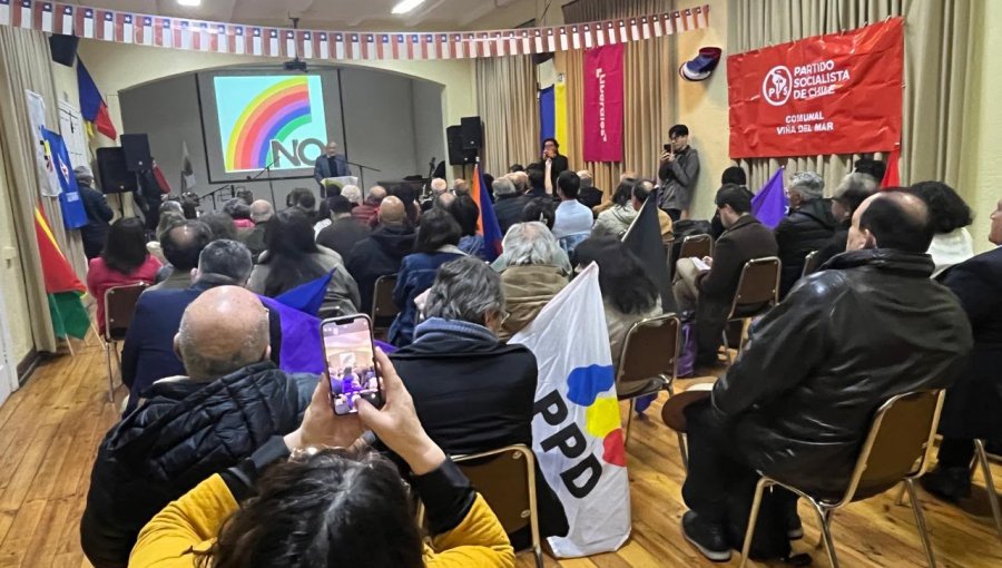Direcciones comunales de partidos políticos realizaron acto en Viña para celebrar el triunfo del NO en el Plebiscito de 1988