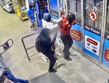 Difunden imágenes del violento turbazo a supermercado del cerro Rodelillo de Valparaíso