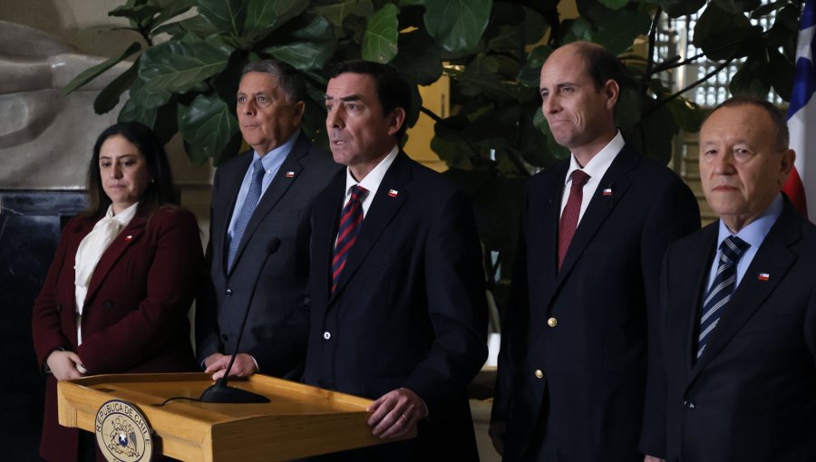 Gobierno anuncia que "no perseverará" en la reforma de seguridad y se sumará a proyecto transversal de senadores