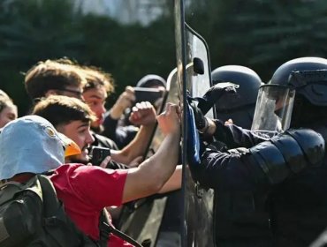 Comisión de DD.HH. de Francia muestra "preocupación" ante "uso desproporcionado de la fuerza" en protestas estudiantiles