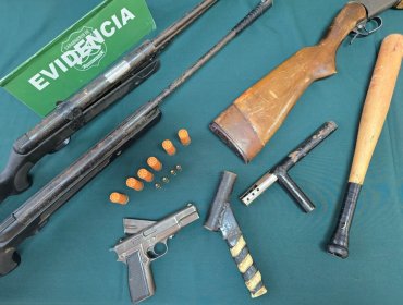 Operativo en La Serena deja nueve detenidos y cuatro armas de fuego incautadas: sujetos intentaron escapar por calles y techos
