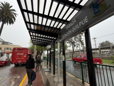 “Siempre pagamos los mismos”: vecinos de Quilpué relatan cómo les está impactando el incendio de 14 micros en Villa Alemana
