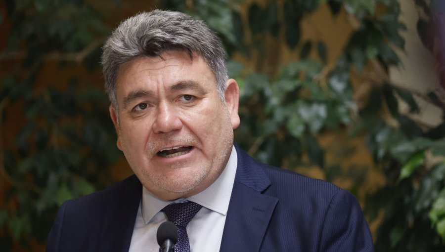 Diputado Venegas condena dichos de Javier Olivares contra Bachelet y Matthei y llama a que sean "rechazados por todos los sectores"