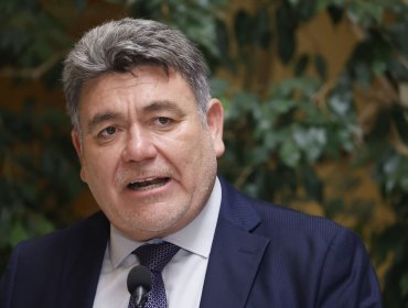 Diputado Venegas condena dichos de Javier Olivares contra Bachelet y Matthei: "Constituyen un peligro respecto de los derechos de las mujeres"