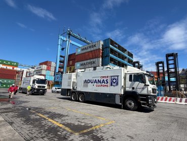 Aduanas suma dos nuevos camiones escáner para reforzar control de carga en los puertos de Valparaíso y de Arica